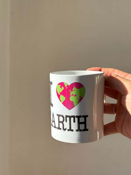 I <3 EARTH MUG